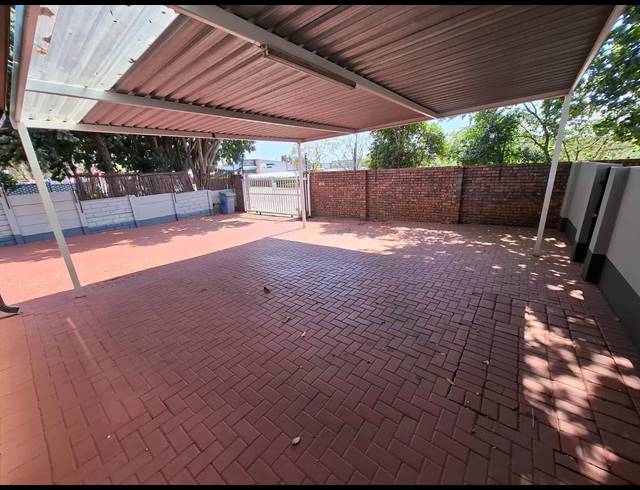 1 BEDROOM FLAT TO LET IN SINOVILLE
